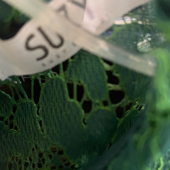 Elegant Green Lace Top - Picture 12 of 12